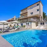 In 34976 * Crikvenica