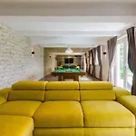 In 34976 Apartment *