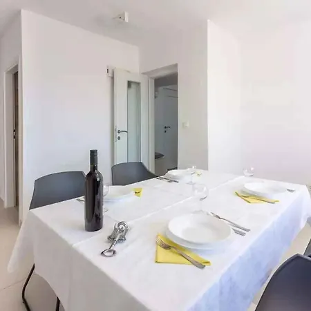 Apartamento In 34976 Crikvenica